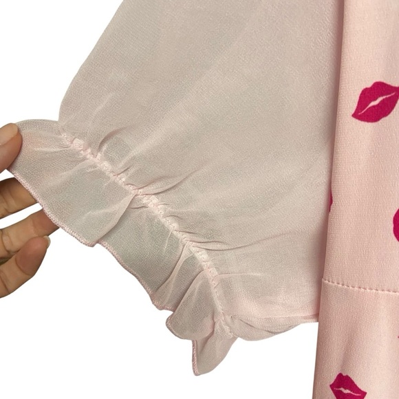 Torrid Studio Knit Chiffon Puff Sleeve Surplice Top Pink Size 1X Dark Pink Lips - Picture 8 of 14